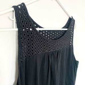 Black Old Navy flowy tank with eyelet black yoke Size L